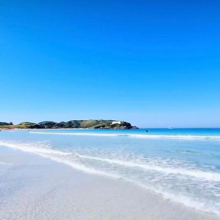 Moderno Apto A 4 Min Da Praia Кабо Фрио Екстериор снимка